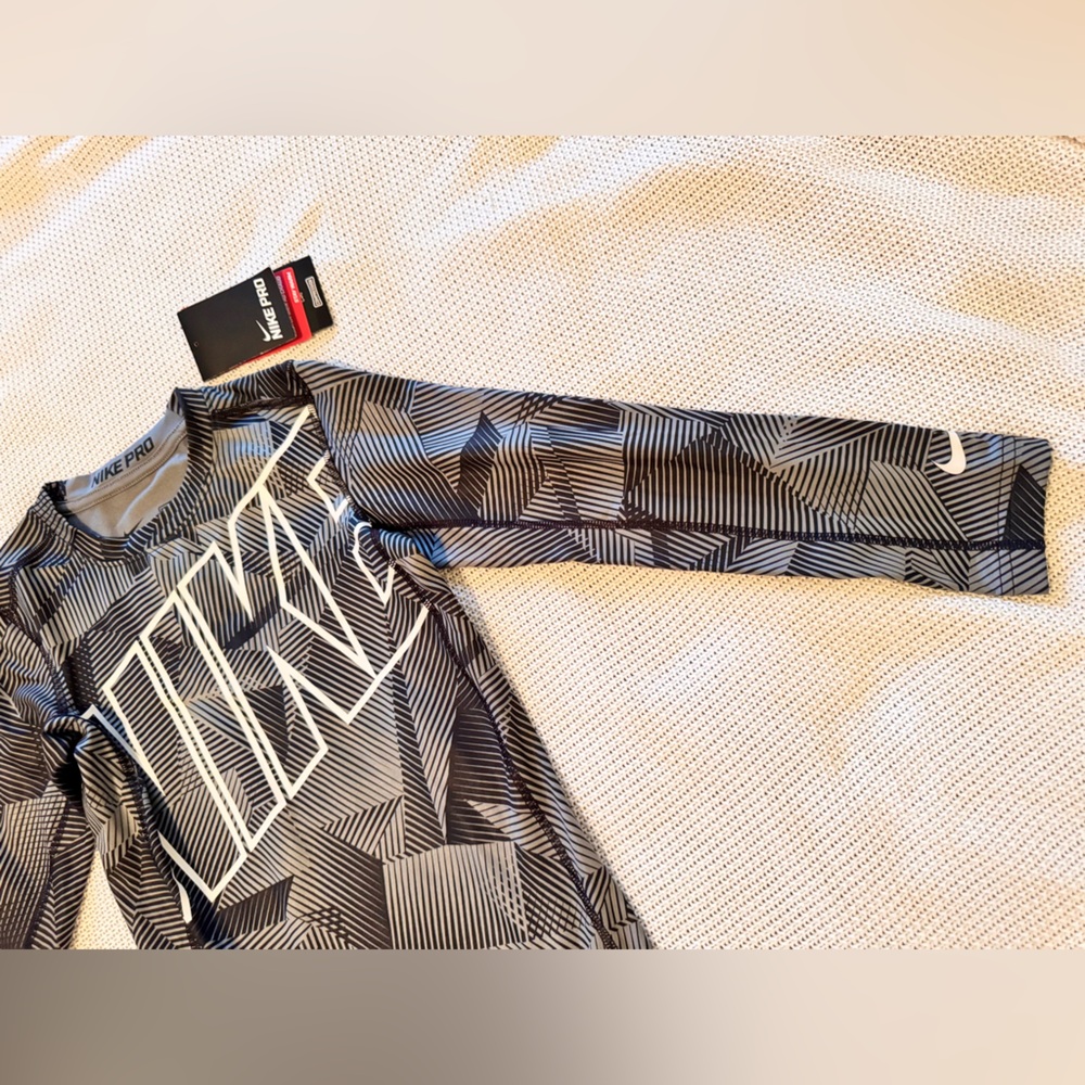NIKE Pro Dri-Fit Kids Long Sleeve Athletic Compression Shirt Black & Grey - Picture 3 of 10